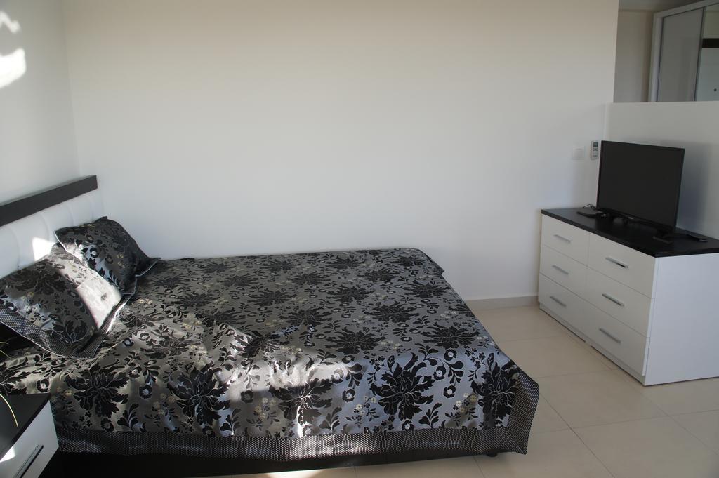 Sea View Studio In Orion Garden Apartment Avsallar Phòng bức ảnh